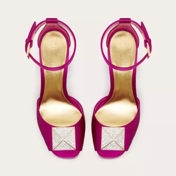 Authentic Valentino Garavani Satin Platform Pumps - Picture 5 of 10